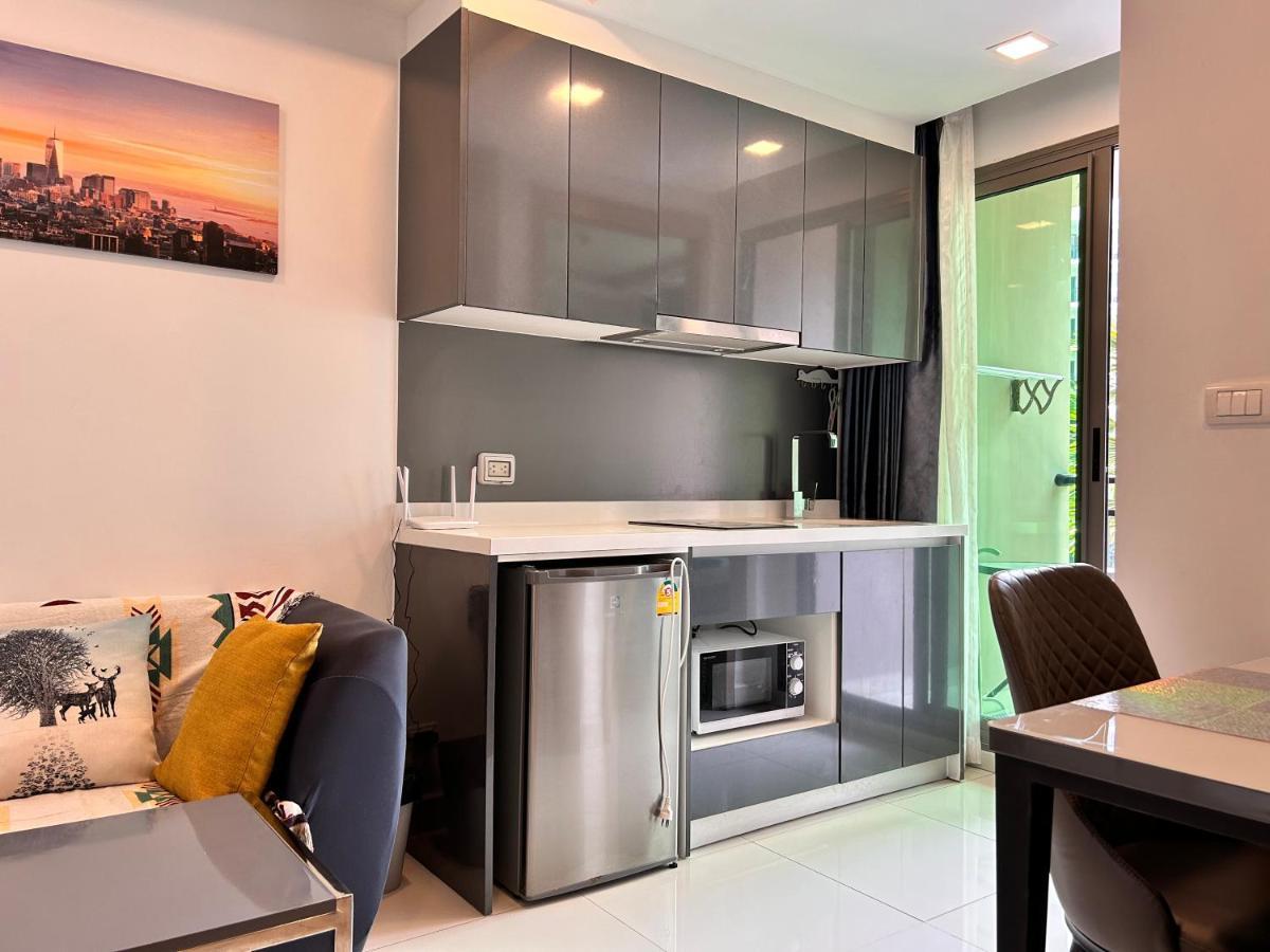 超大泳池景观房 市中心区域 离步行街5分钟near Walking Street Apartment *