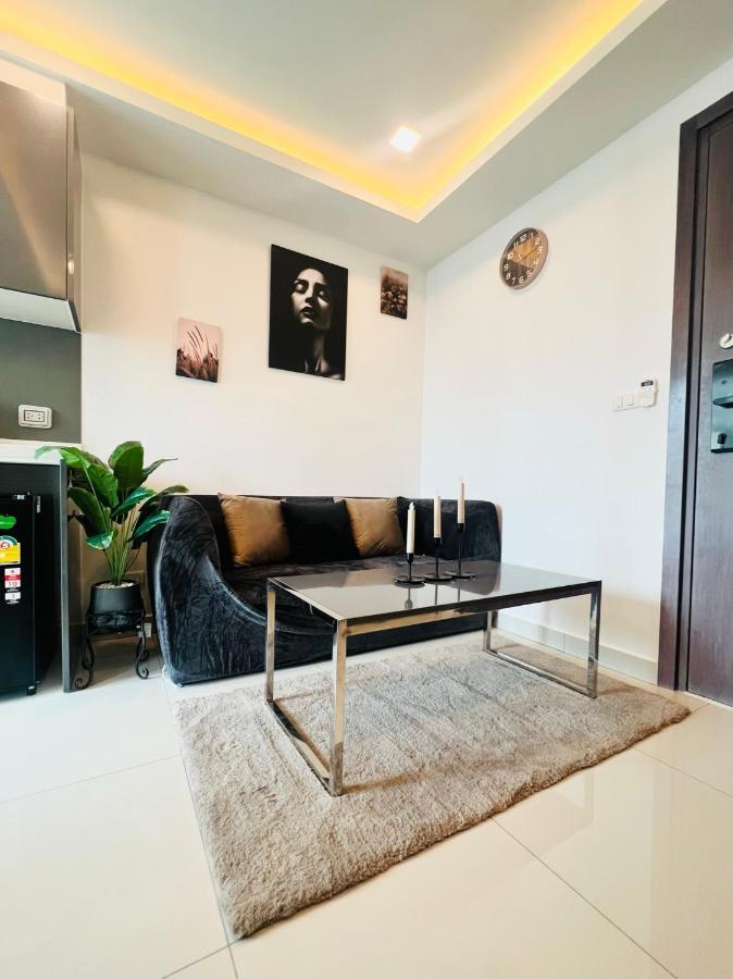 Apartment New 1-br Pool View New Arcadia Pattaya
