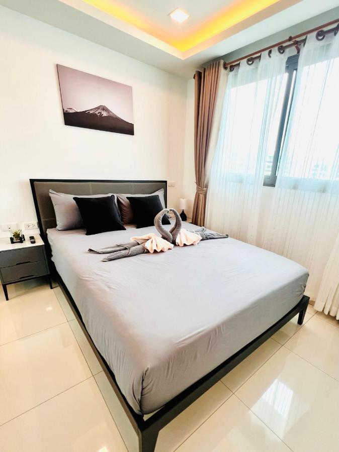 New 1-br Pool View New Arcadia Pattaya