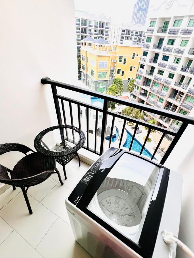 New 1-br Pool View New Arcadia Pattaya