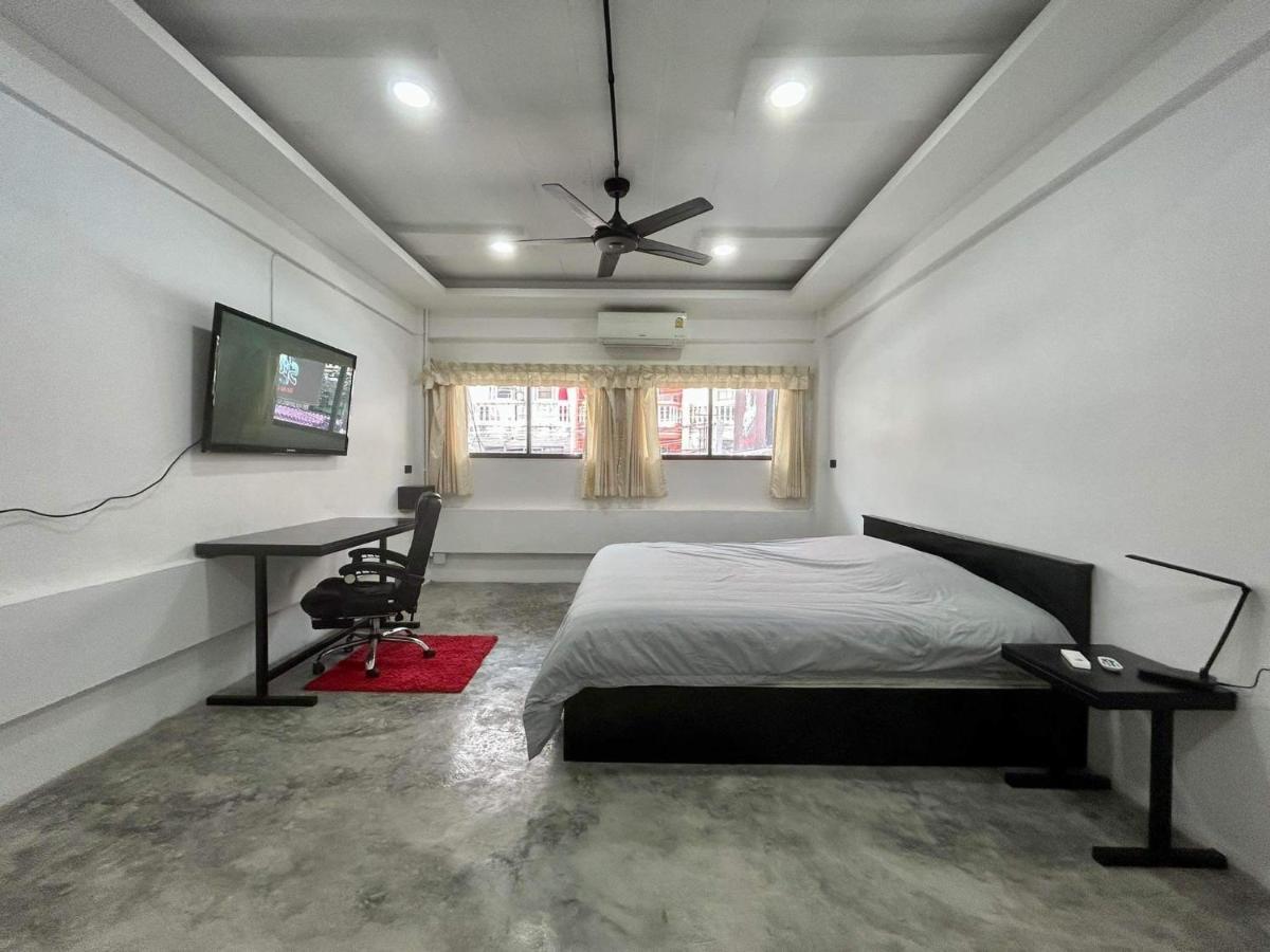 Splash Bar And Guest house Pattaya