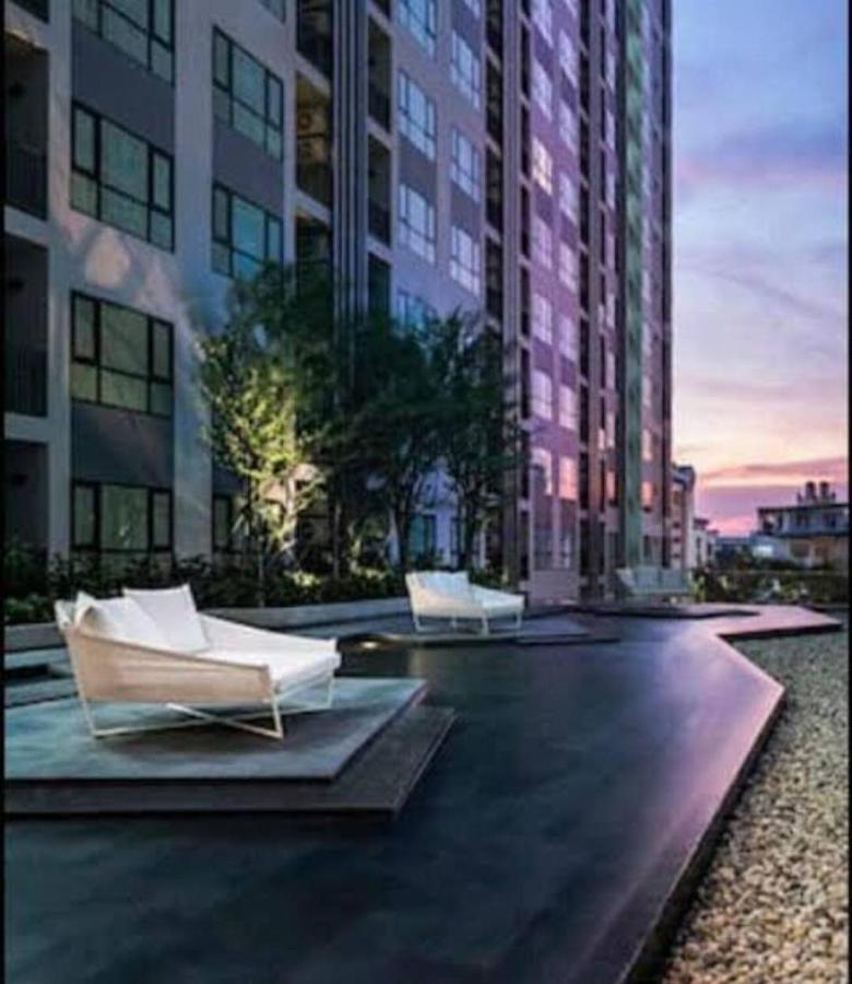 The Base Central High Floor Sea View Apartamento