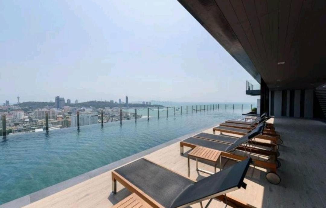 The Base Central High Floor Sea View Apartamento *