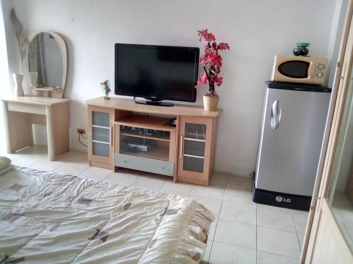 View Talay #1 = Jomtien Call Me +66-8-68409-206 Apartment