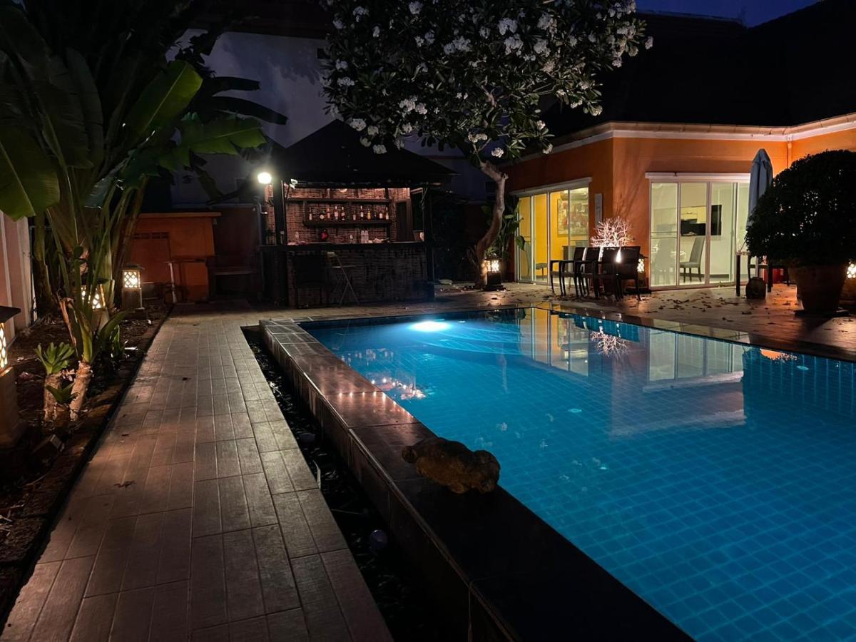 Rosewood Pool 1 * Pattaya