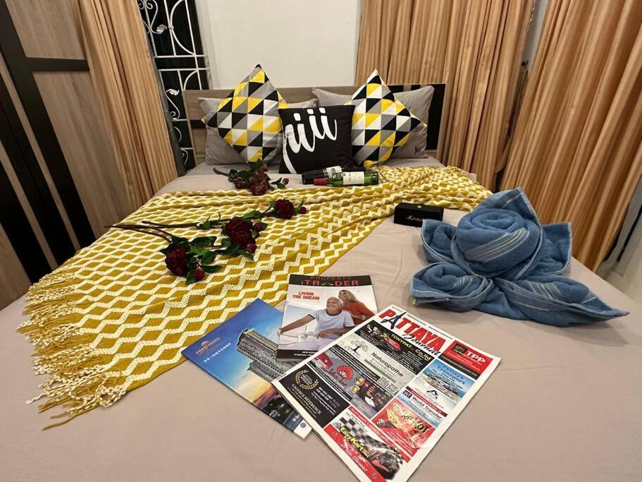 Villa 芭提雅泳池别墅/可步行中天海滩/近步行街/central Festival/加床最多住14人 Pattaya