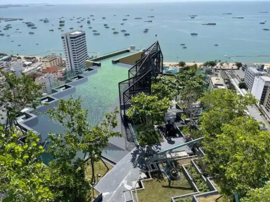 Edge Sky With Infinity Pool & Free Netflix