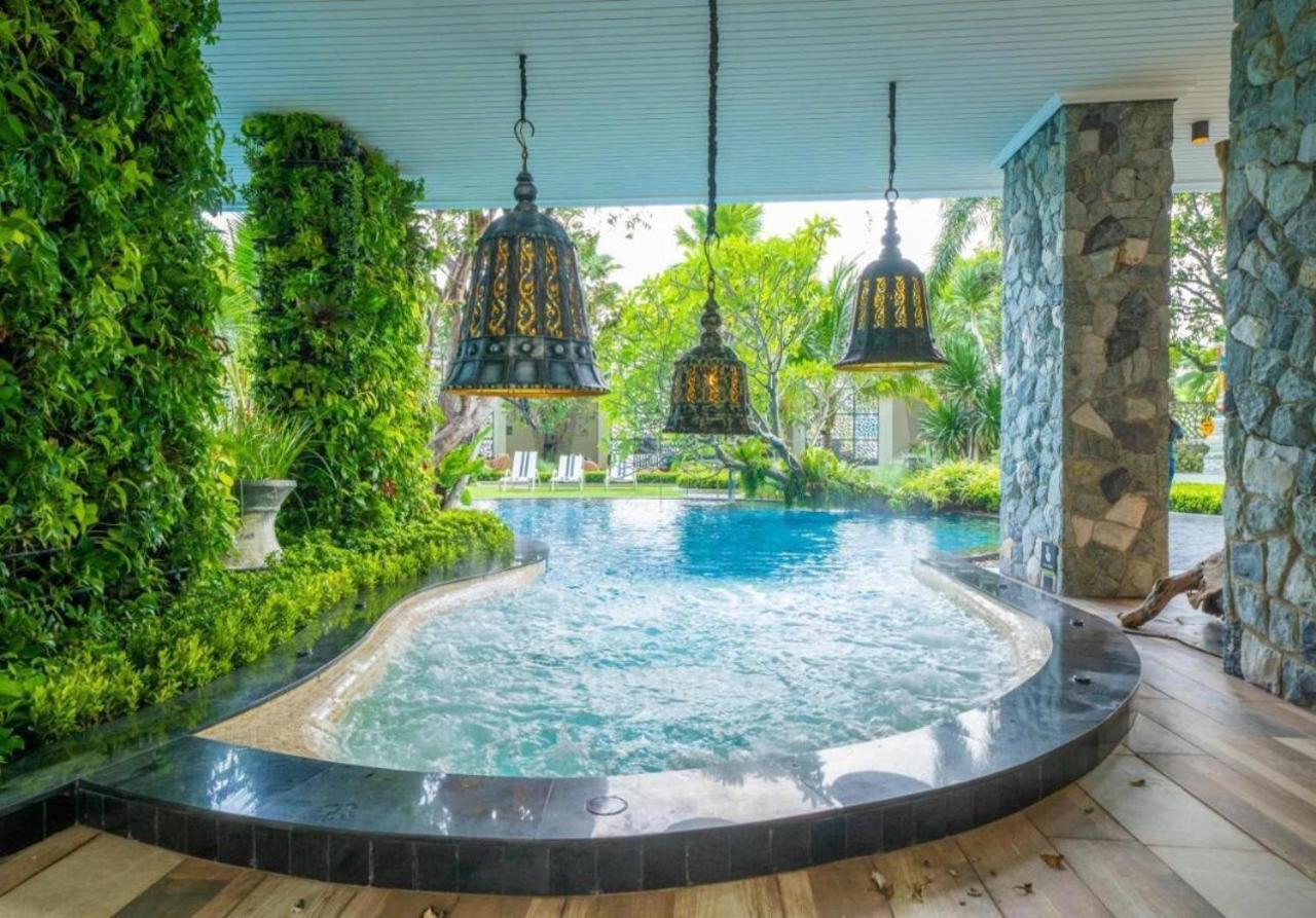 R I V I E R A L Luxury L Guest Friendly L Jomtien Apartment *