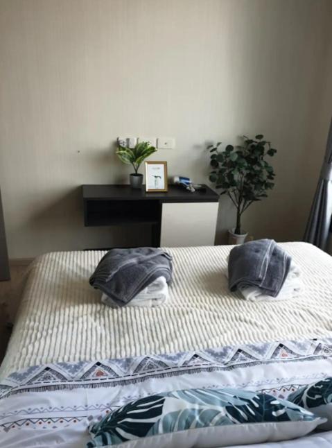 Apartment The Base Long Balcony King-bed With Infinity Pool & Free Netflix