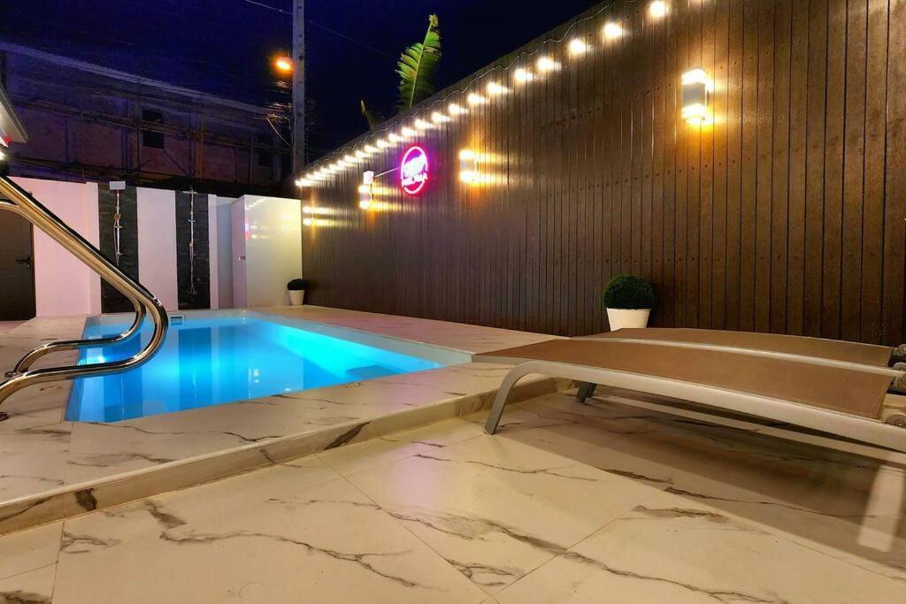 Mv2 Pool Pattaya