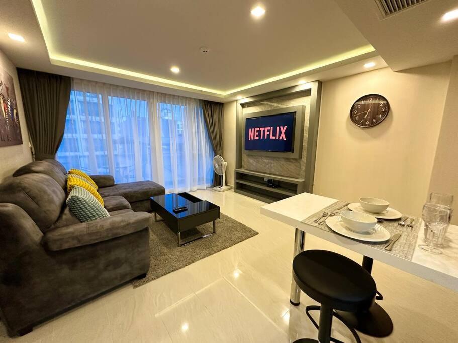 Large Luxury - Centre - Grand Avenue Residences - 501 Pattaya