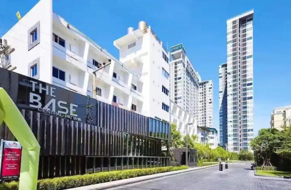 The Base Long Balcony King-bed With Infinity Pool & Free Netflix Apartment