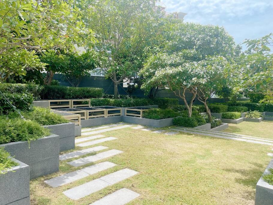 Edge Sky With Infinity Pool & Free Netflix Apartment *