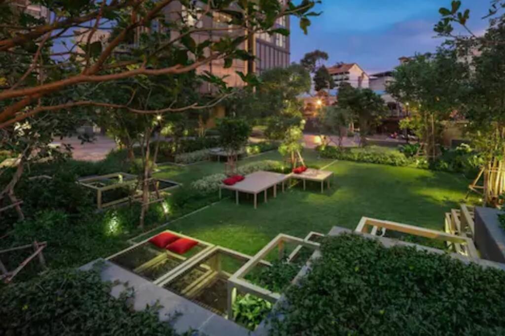 Edge Sky With Infinity Pool & Free Netflix Apartment