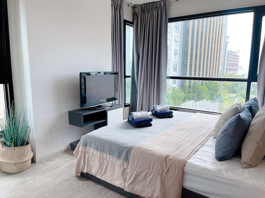Apartment The Base Huge 2bed King&queen With Infinity Pool & Free Netflix