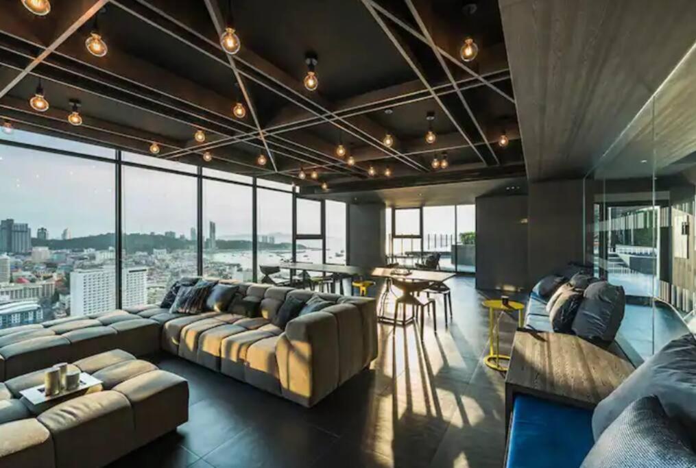 Apartment The Base Huge 2bed King&queen With Infinity Pool & Free Netflix Pattaya