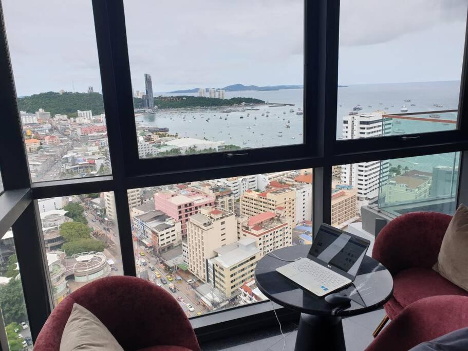 Edge With Living Apartment