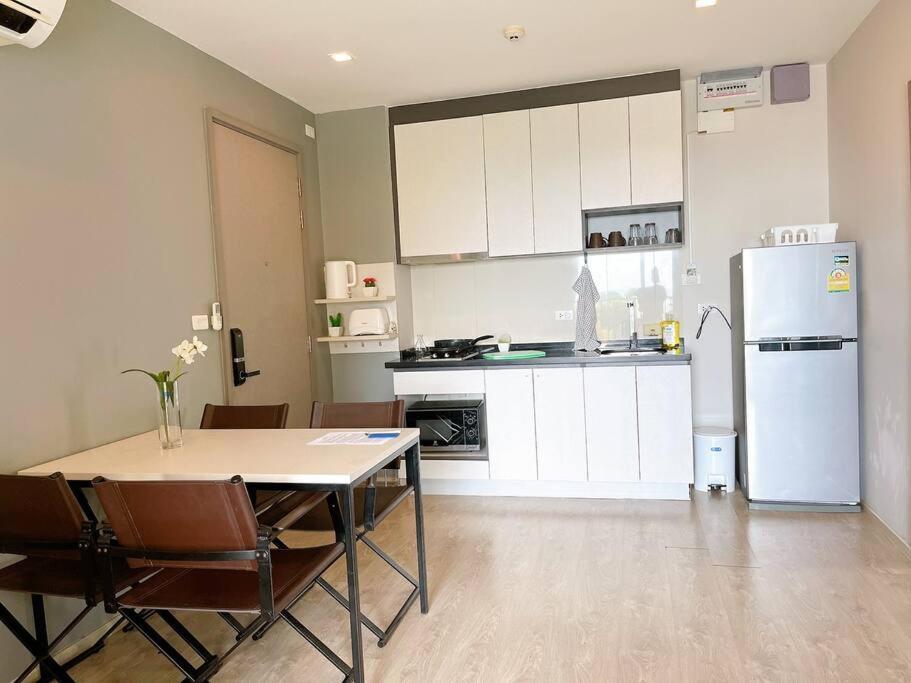 The Base Huge 2bed King&queen With Infinity Pool & Free Netflix Apartment *