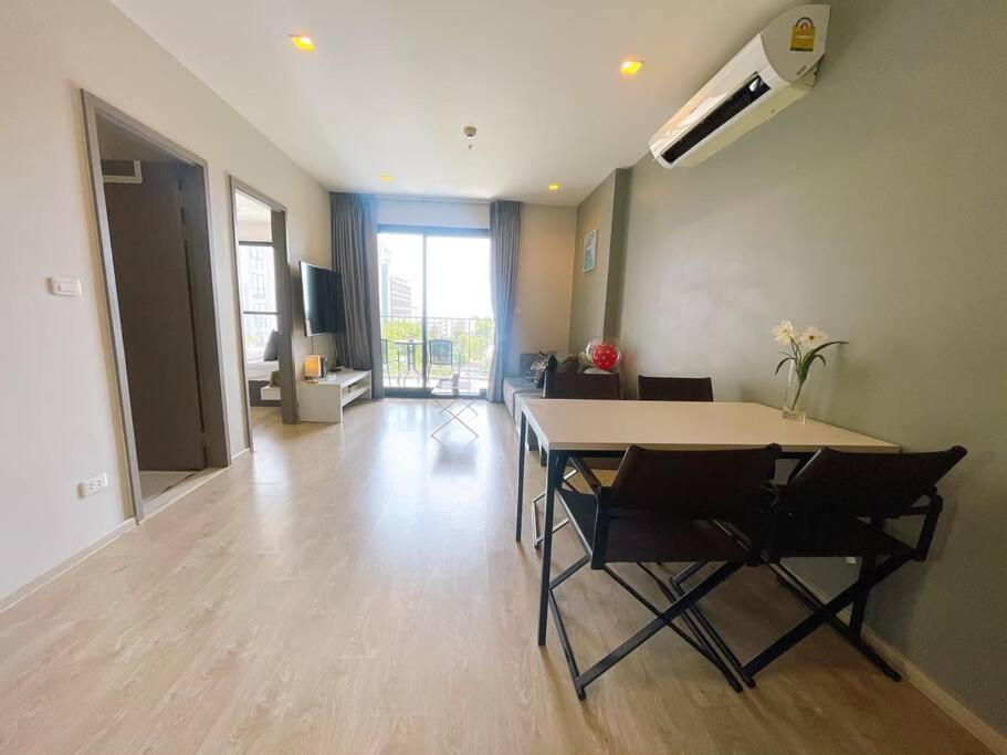 Apartment The Base Huge 2bed King&queen With Infinity Pool & Free Netflix Pattaya