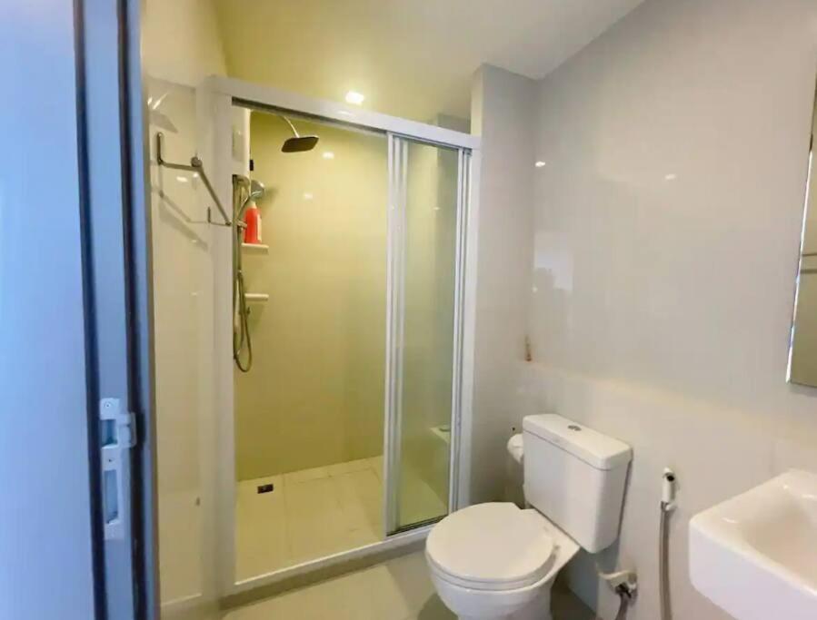 Base Quiet King-bed With Infinity Pool & Free Netflix! Apartment *