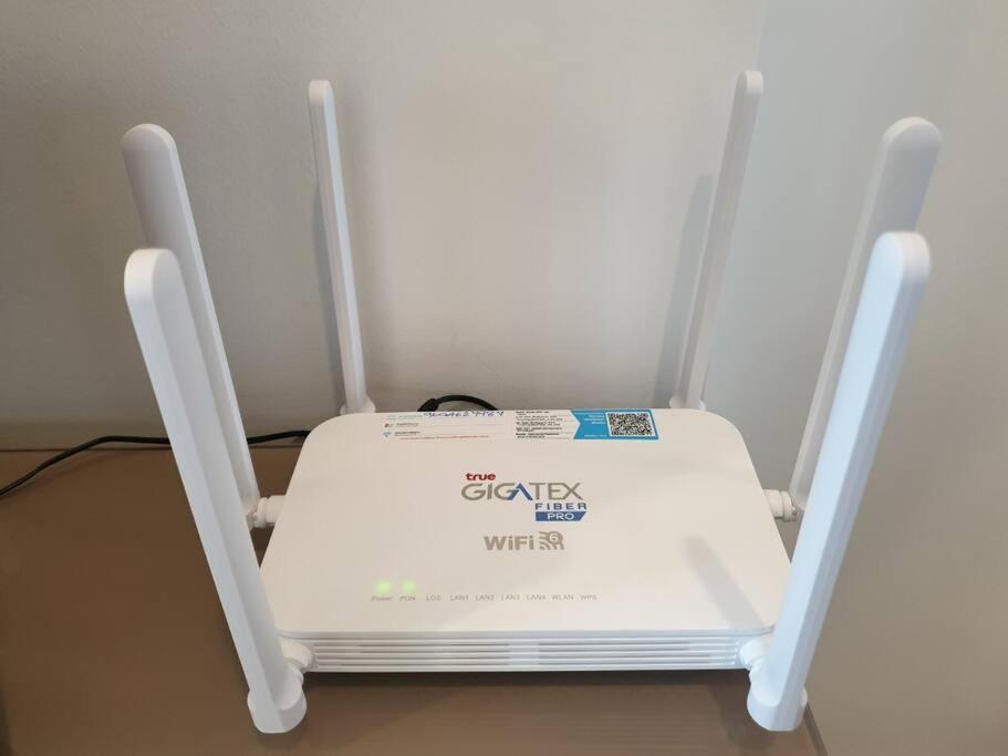 Base Quiet King-bed With Infinity Pool & Free Netflix! Pattaya