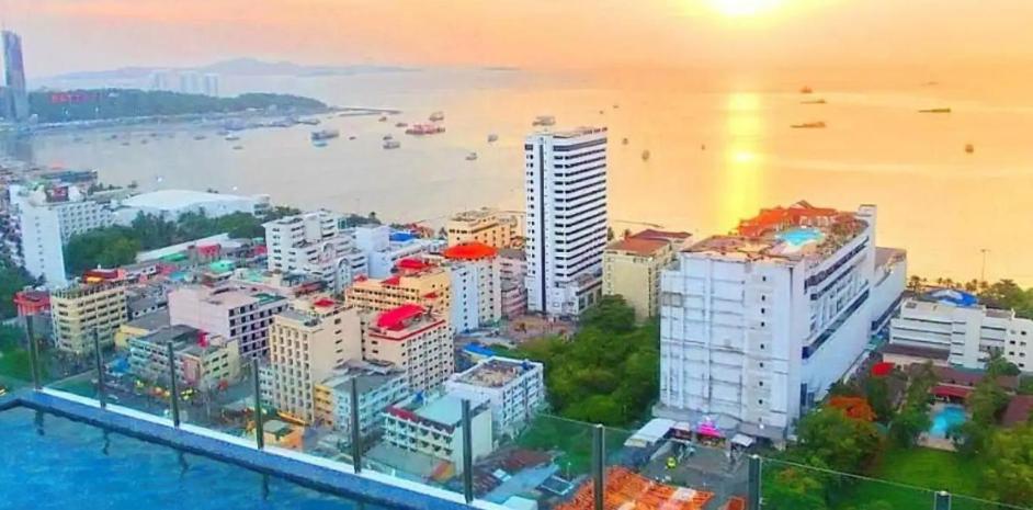 Apartment Base 2bed King&queen With Infinity Pool & Free Netflix! Pattaya