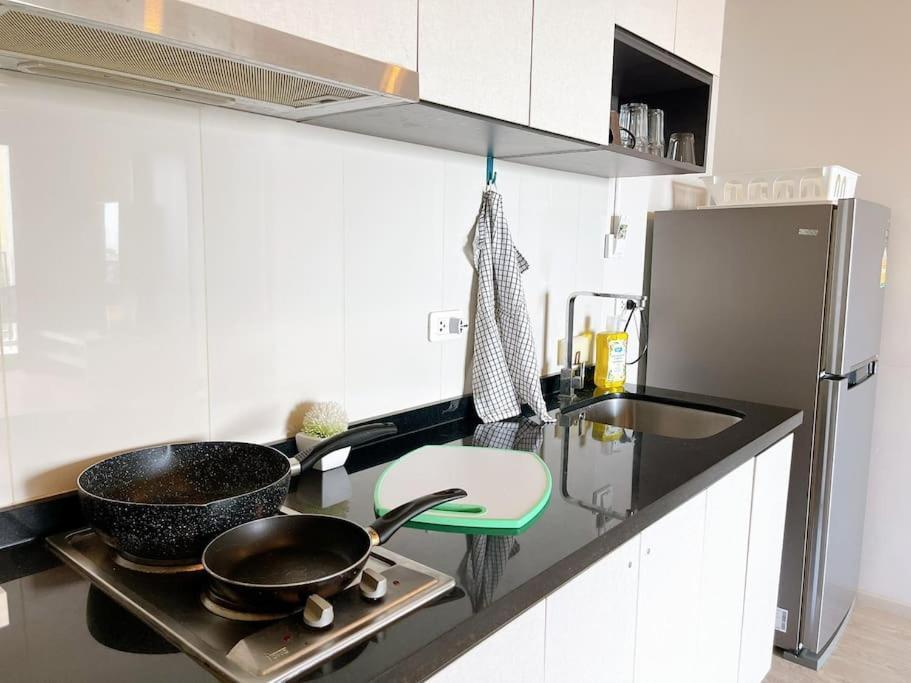 อพาร์ทเม้น Base Huge 2bed King&queen With Infinity Pool & Free Netflix! *
