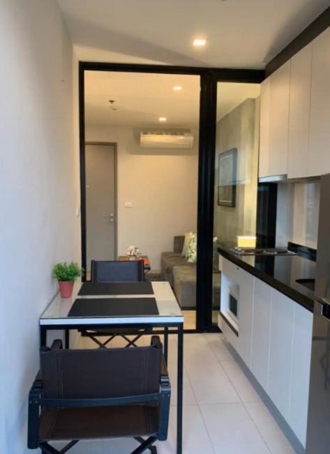 The Base Long Balcony King-bed With Infinity Pool & Free Netflix * Pattaya