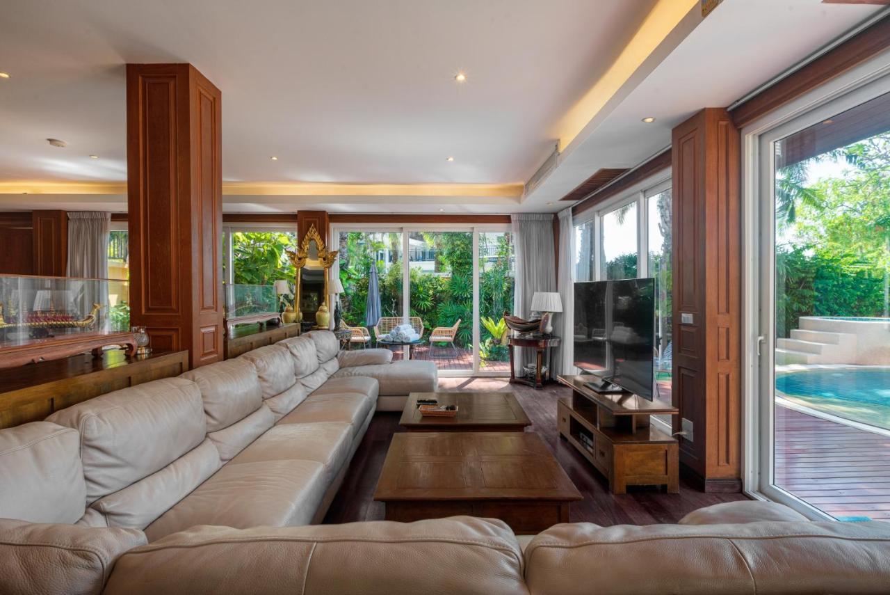Gala Beachfront Villa *