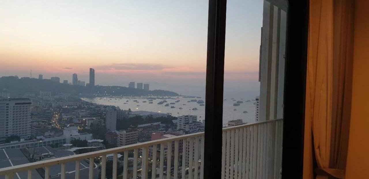 The Base Long Balcony King-bed With Infinity Pool & Free Netflix * Pattaya
