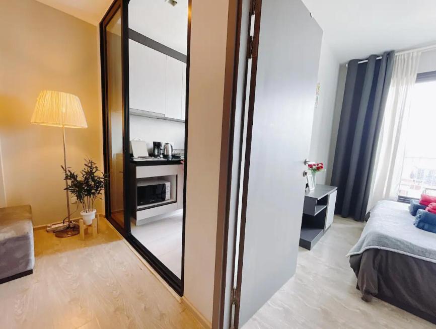 The Base Long Balcony King-bed With Infinity Pool & Free Netflix Pattaya