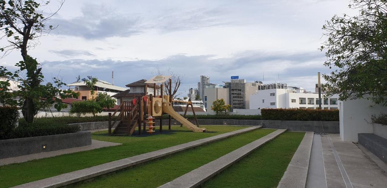 Apartment The Base Huge 2bed King&queen With Infinity Pool & Free Netflix Pattaya