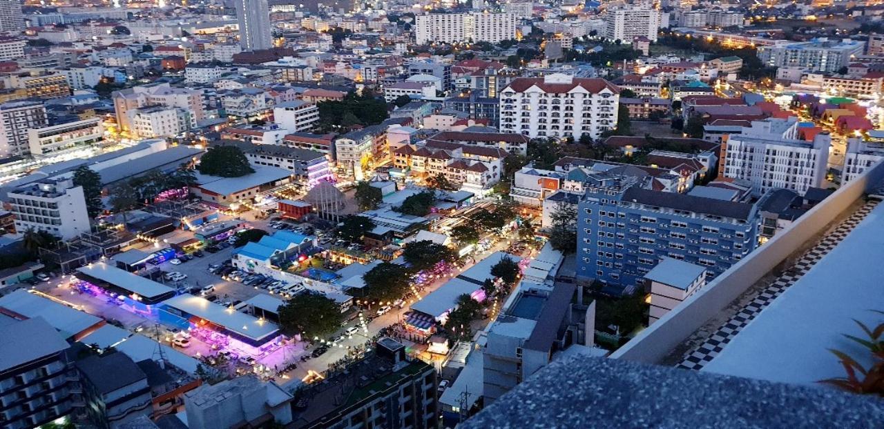 The Base Huge 2bed King&queen With Infinity Pool & Free Netflix Apartment Pattaya