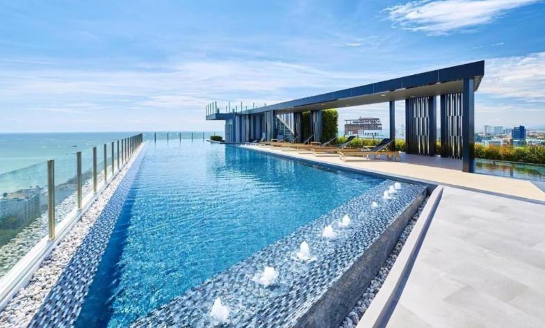 Apartment The Base Long Balcony King-bed With Infinity Pool & Free Netflix *