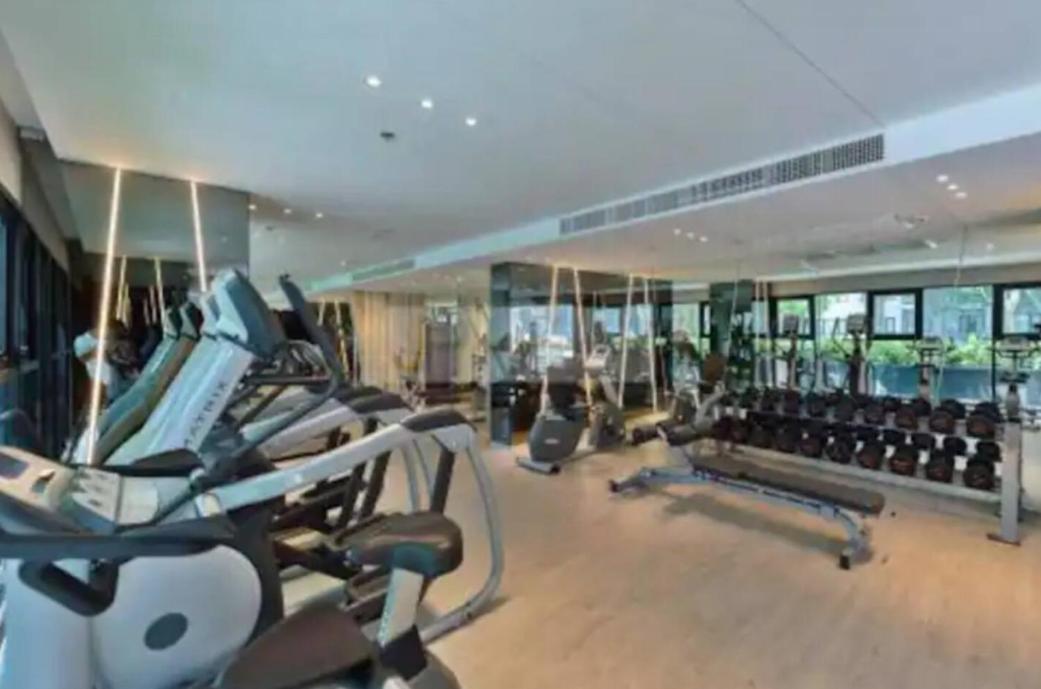 Base Quiet King-bed With Infinity Pool & Free Netflix! * Pattaya