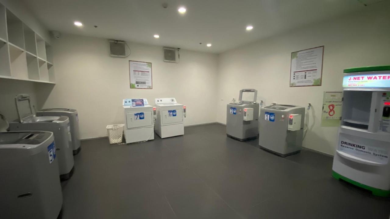 Base Quiet King-bed With Infinity Pool & Free Netflix! * Pattaya