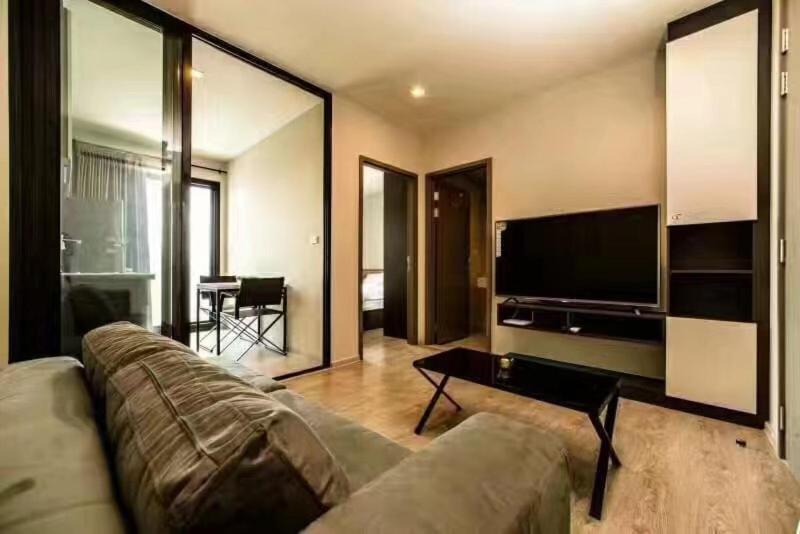 Apartment The Base