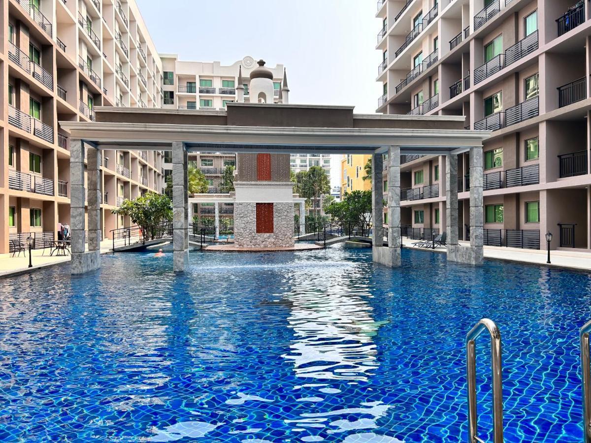Apartment 超大泳池景观房 市中心区域 离步行街5分钟near Walking Street *