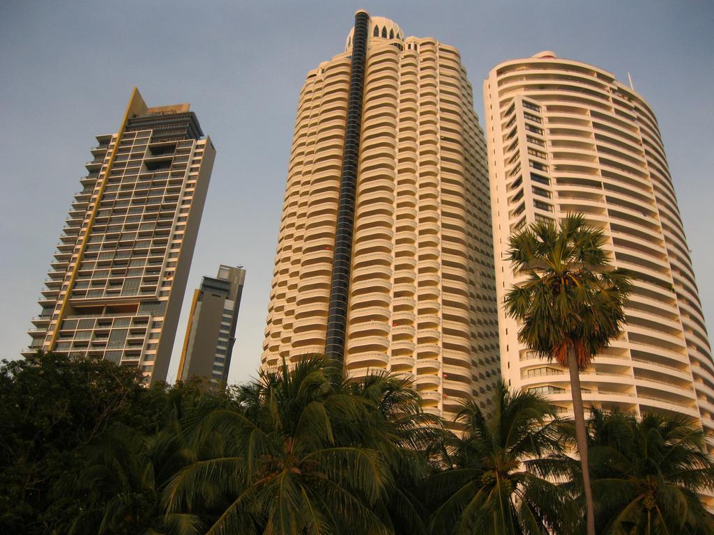 Sky Orchid Beachfront Apartment Pattaya