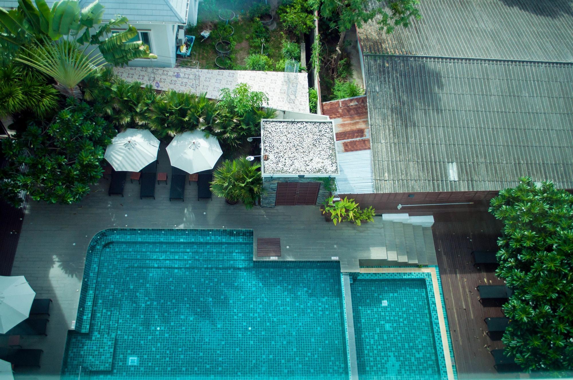 Signature Hotel