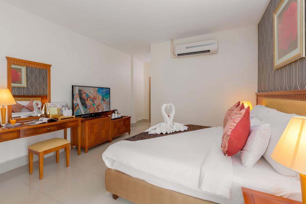 The Golden Boutique And Pattaya