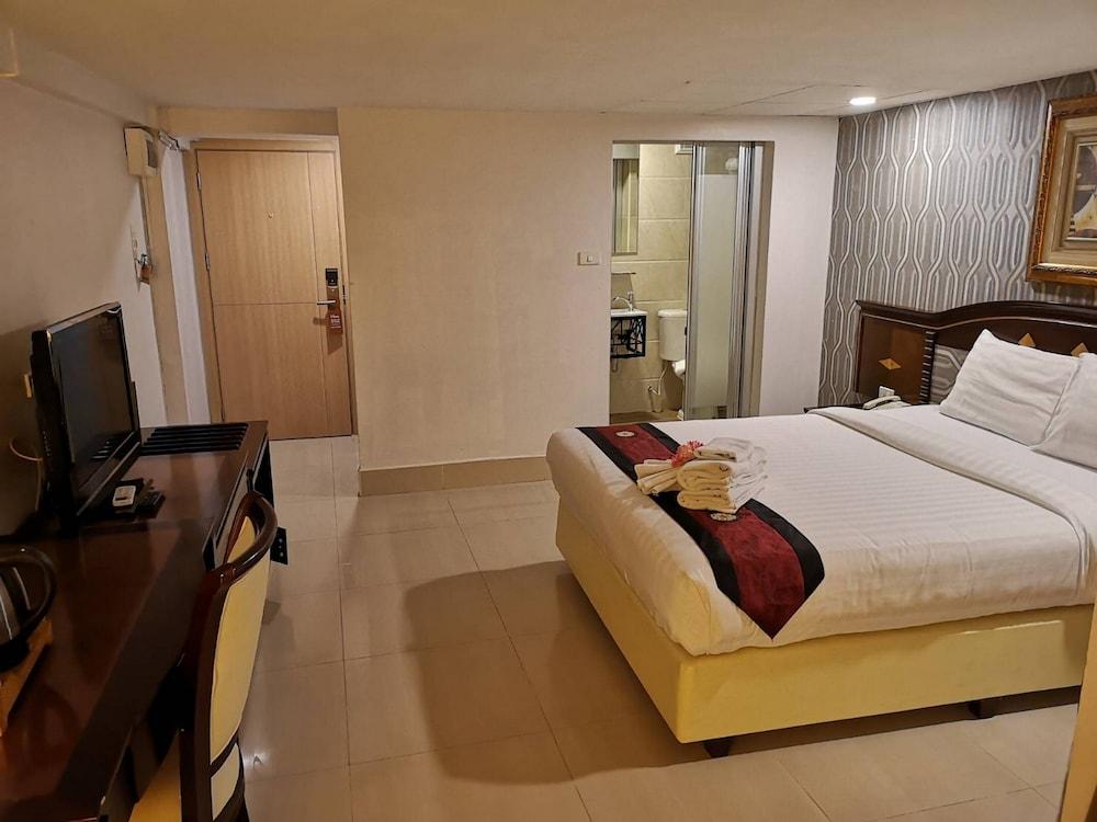 Hotel The Golden Boutique And 3*