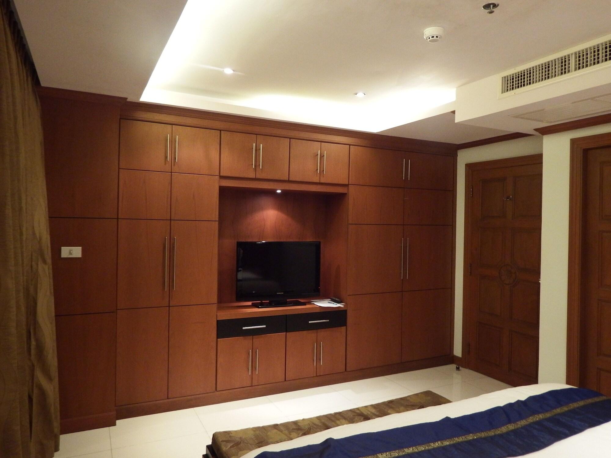 Tara Court 3* Pattaya