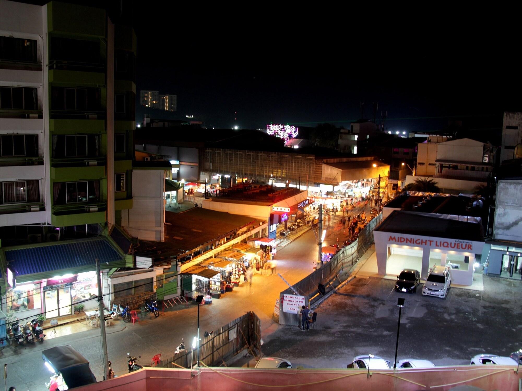 Hotel 7 Days Premium Pattaya