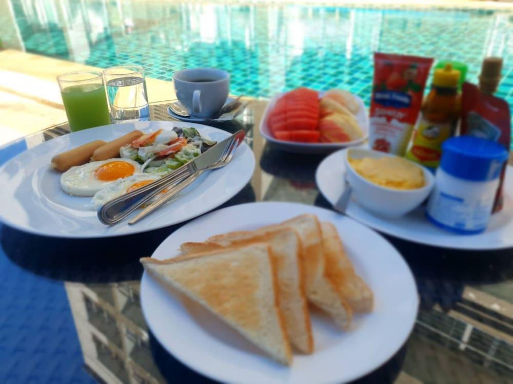 Retreat Hotel 3*
