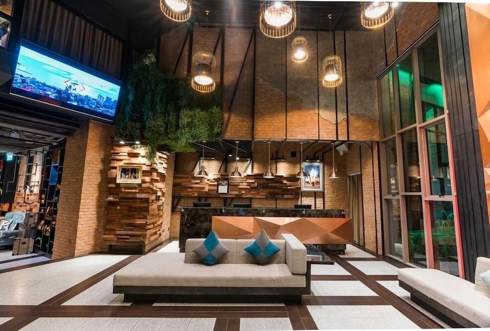 T Hotel 3*
