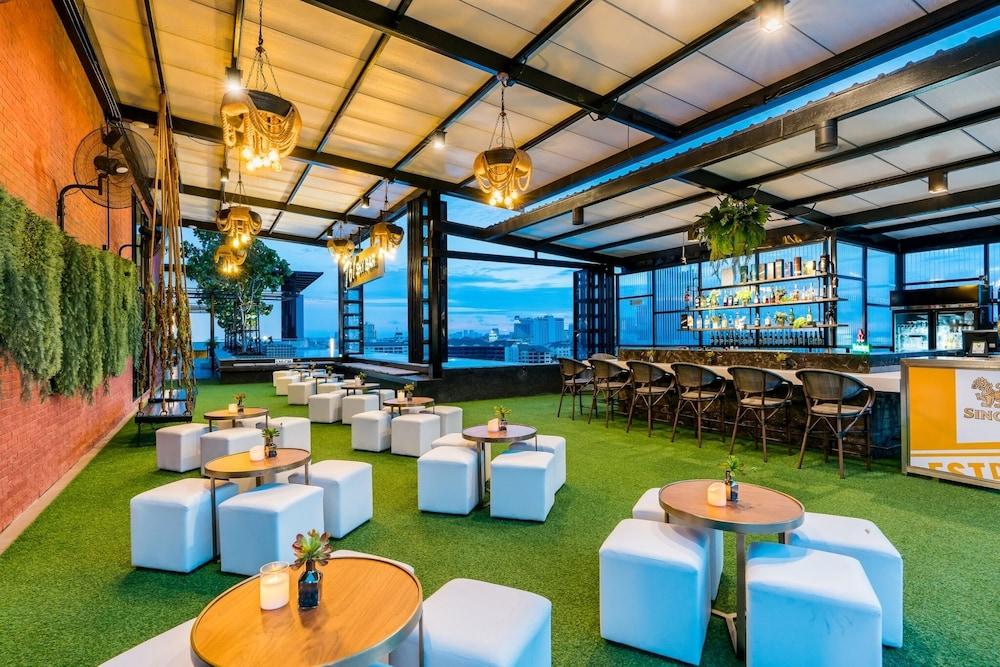 T Hotel 3*