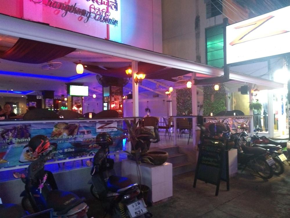 Zip & Restaurant 3*