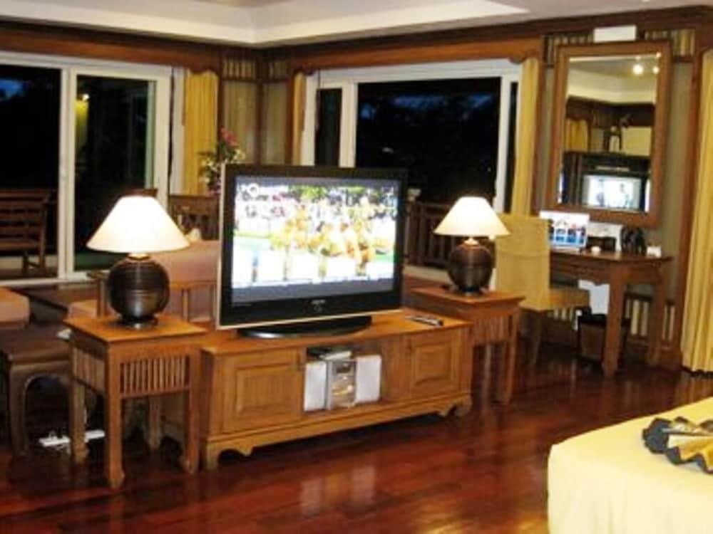 Avalon Resort