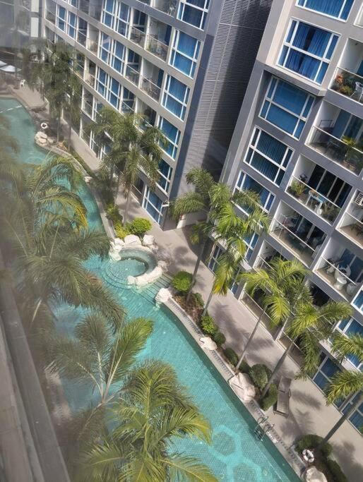 2 Bedrooms Near * Pattaya